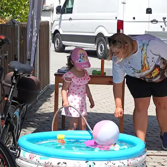 Abkühlung am Sommerfest